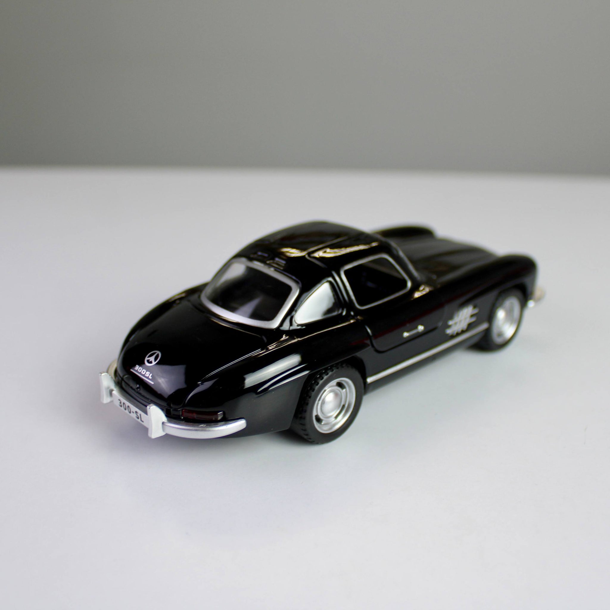 Mercedes Benz 300SL 1:32 Diecast Model