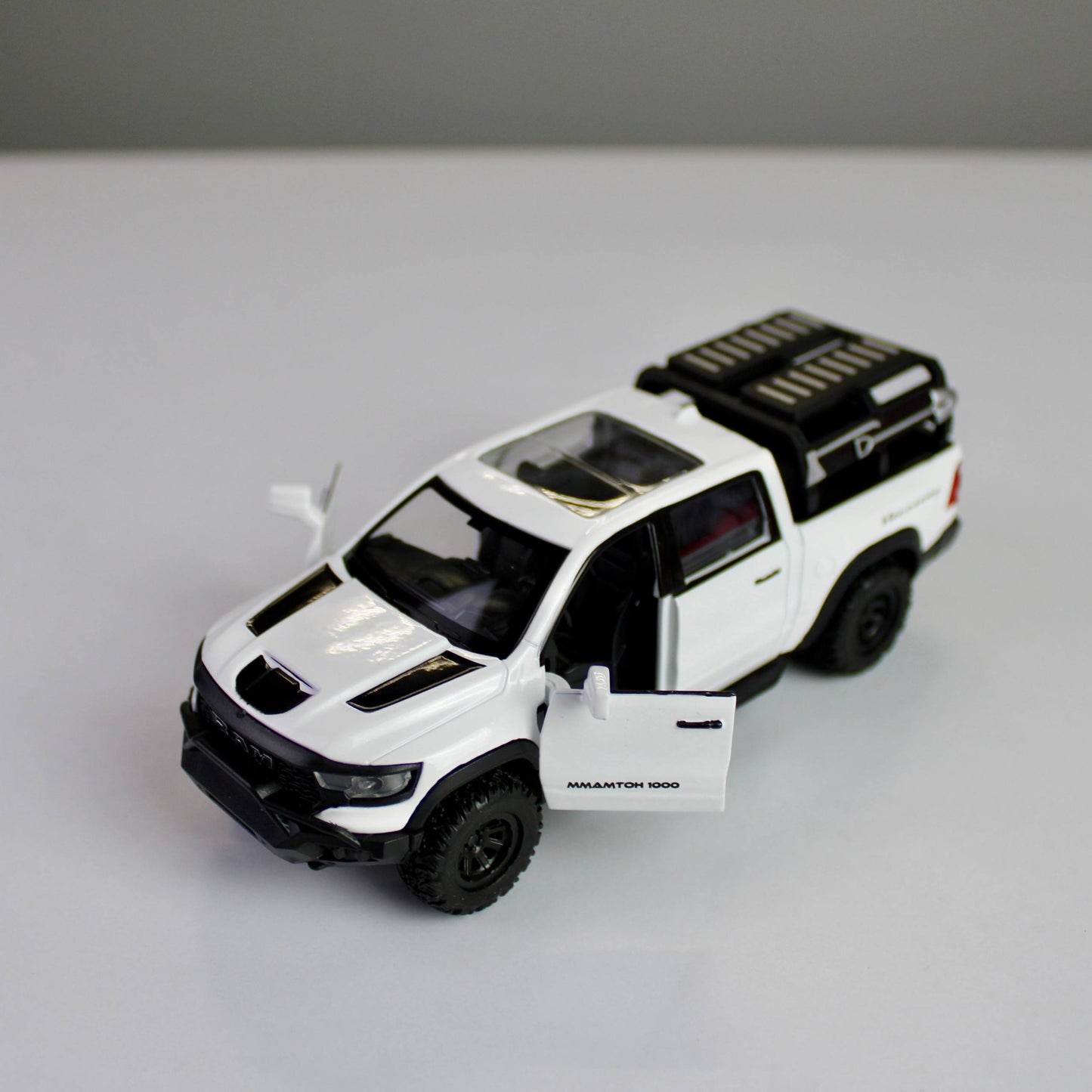 RAM 1000 TRXX Truck – Scale 1:32