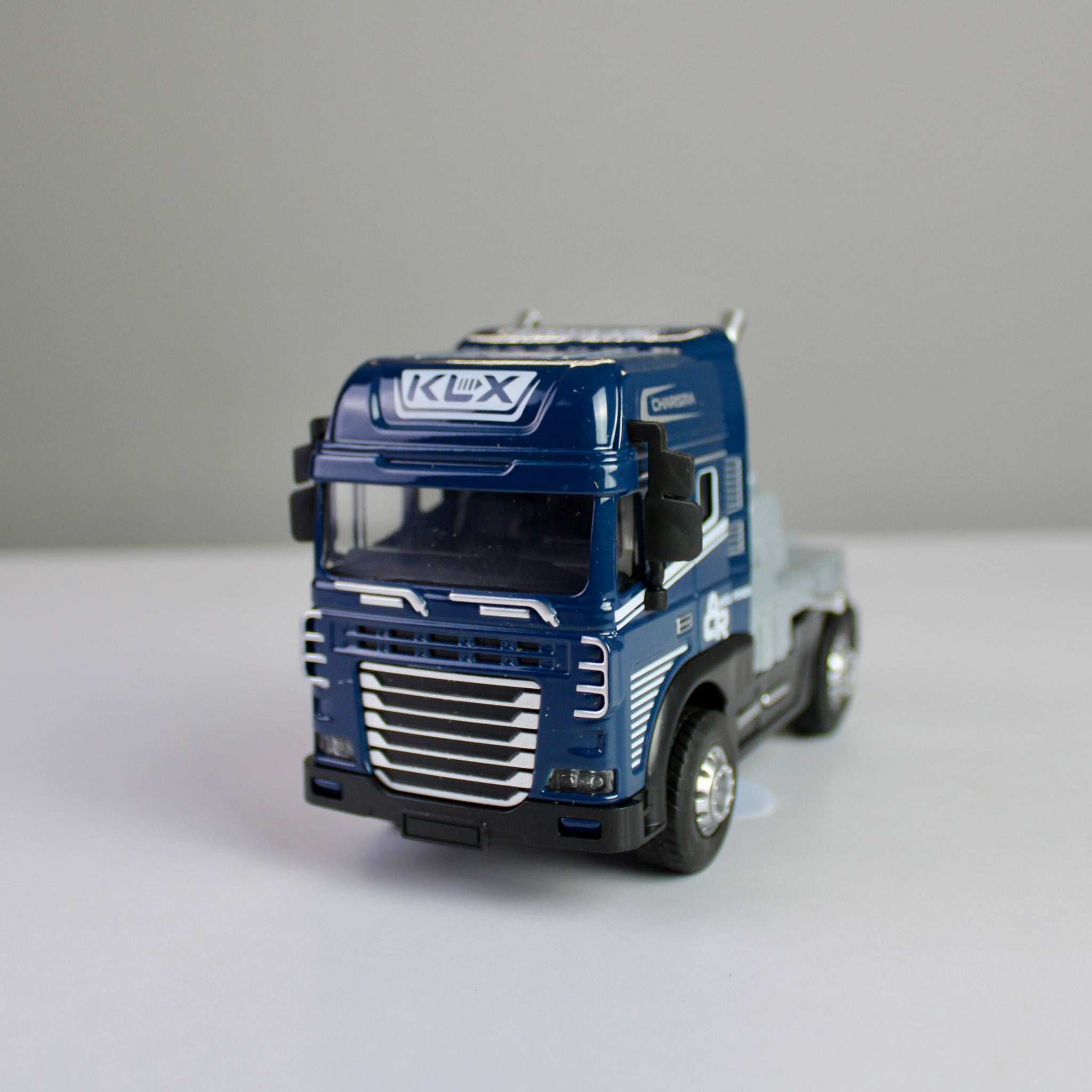Vardem Transport Truck Diecast Model – Light, Sound
