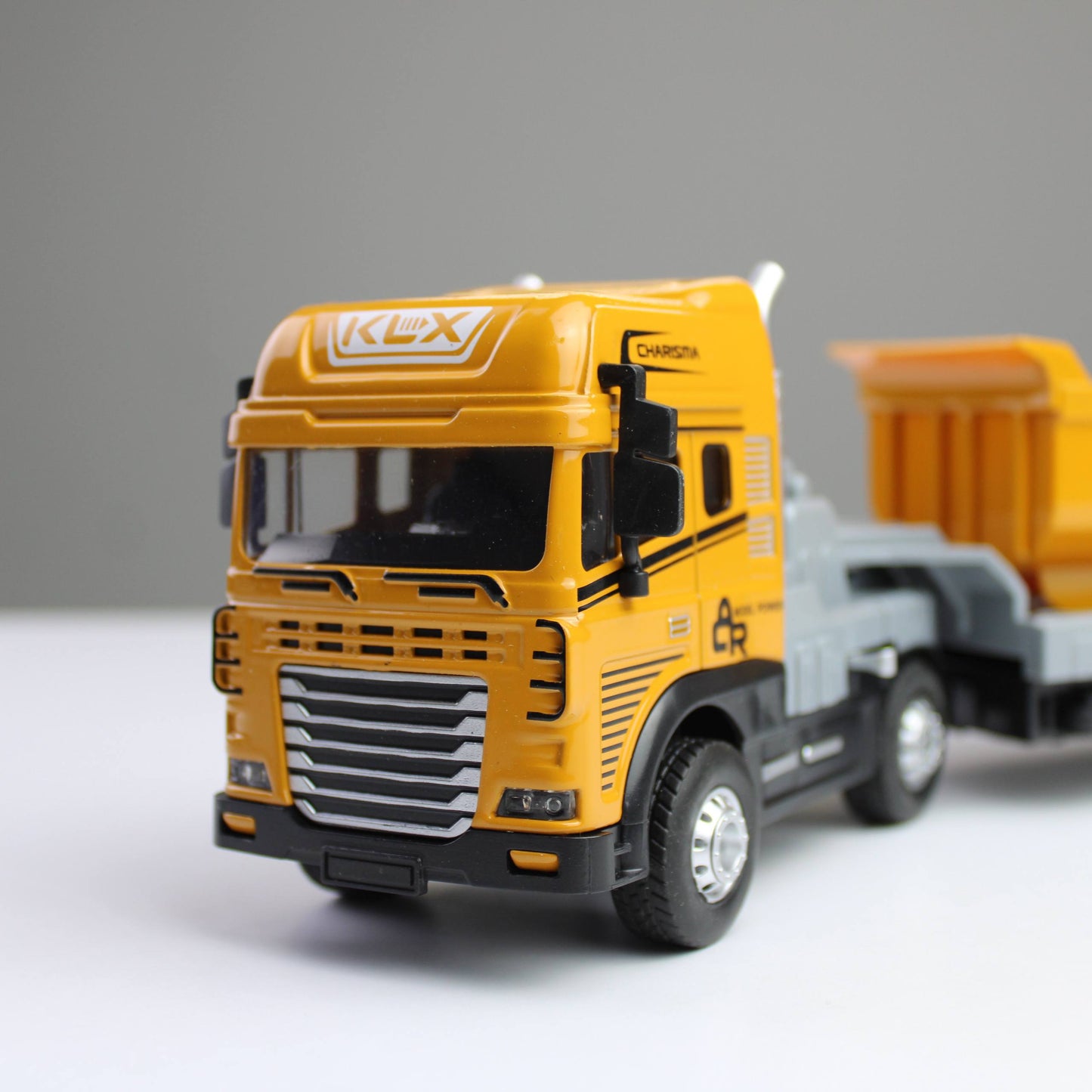 Dumper Truck Diecast Model – Light & Sound