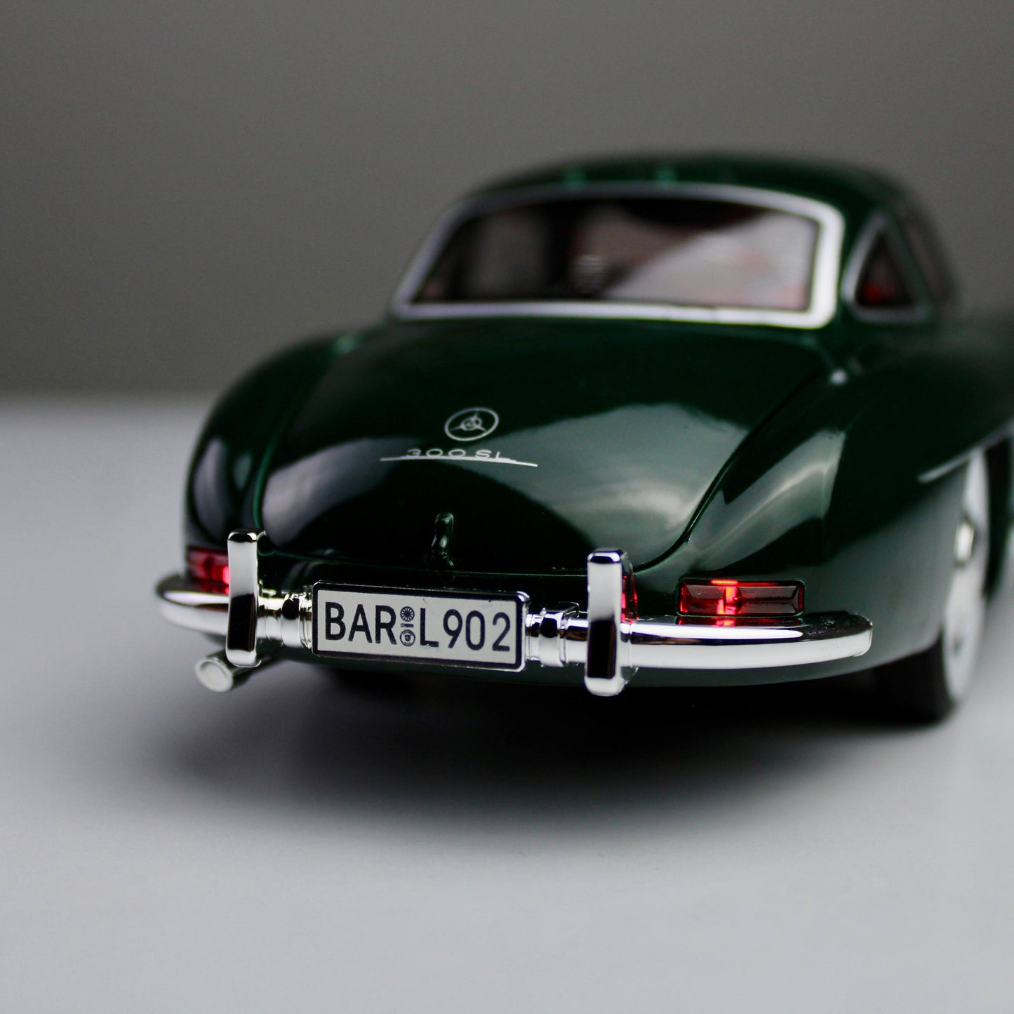 Mercedes-Benz 300SL Gullwing 1:24 Die-Cast