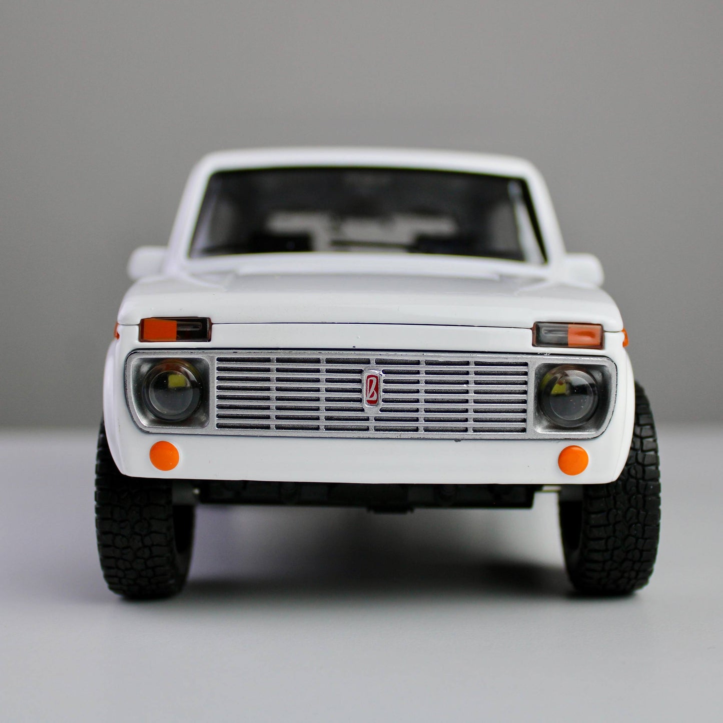 Lada Niva 1:18 Die-Cast Model SUV