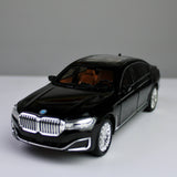 BMW 760Li Luxury Edition – 1:24 Die-Cast Model with Light & Sound