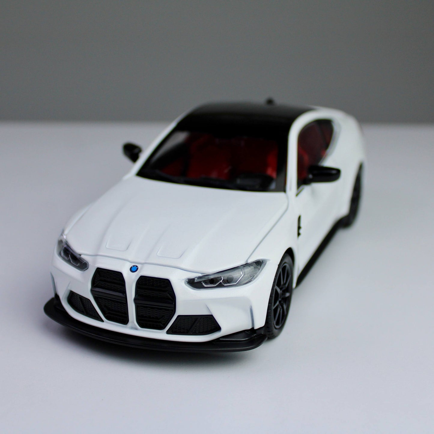 BMW M4 CSL – 1:24 Die-Cast Sports Car Model with Light & Sound