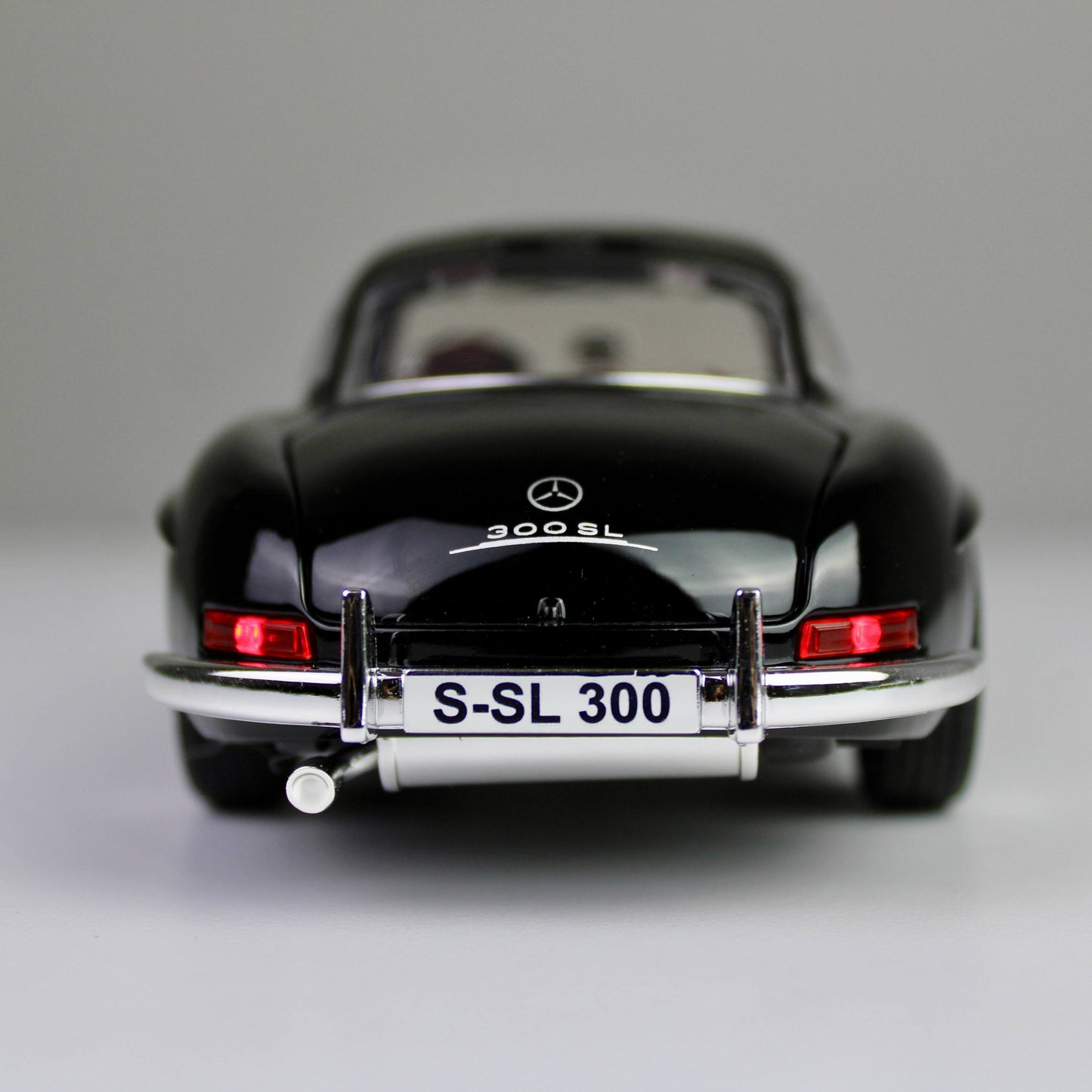 Mercedes-Benz 300 SL Die-Cast Model – Opening Doors, Lights & Sounds