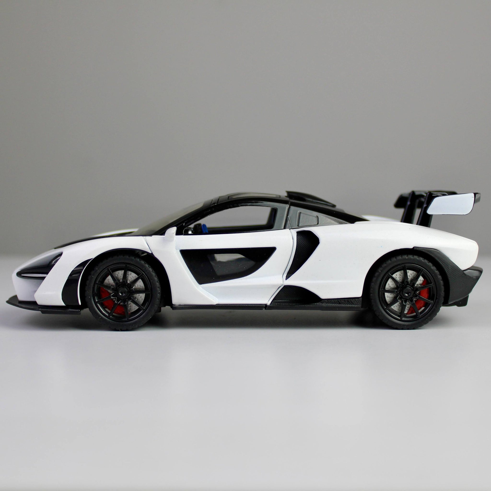 McLaren 1:24 Scale Die-Cast Car