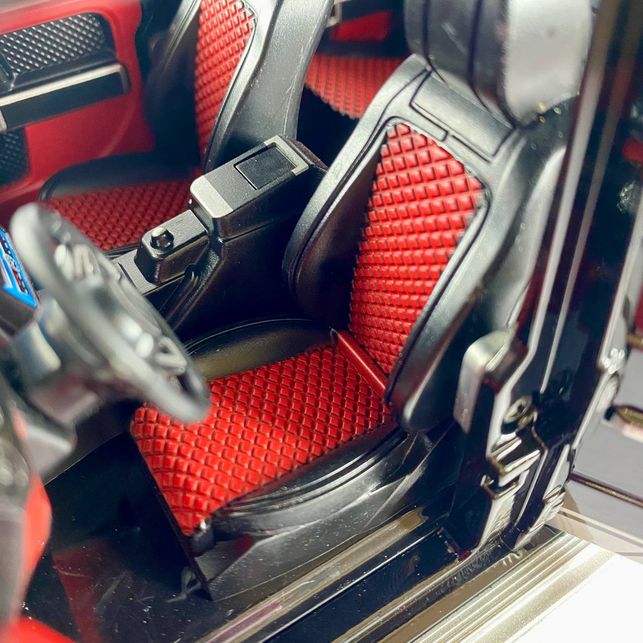 Mercedes-Benz BRABUS G800 1:18 Scale Die-Cast Model Car
