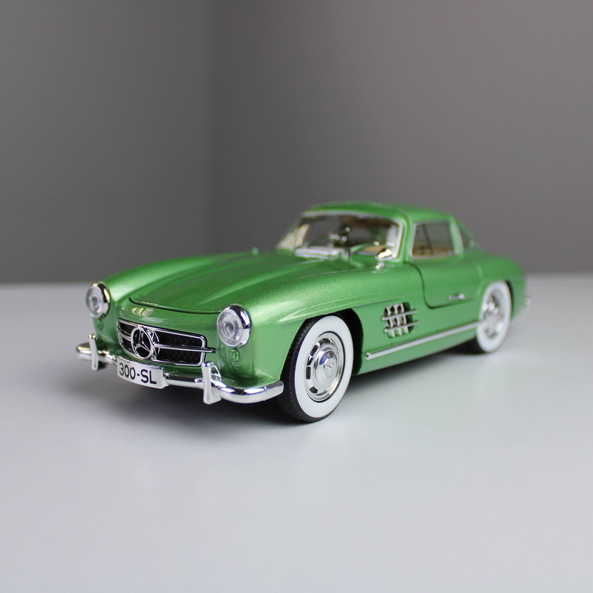Mercedes-Benz 300SL Diecast Model – 1:24 Scale