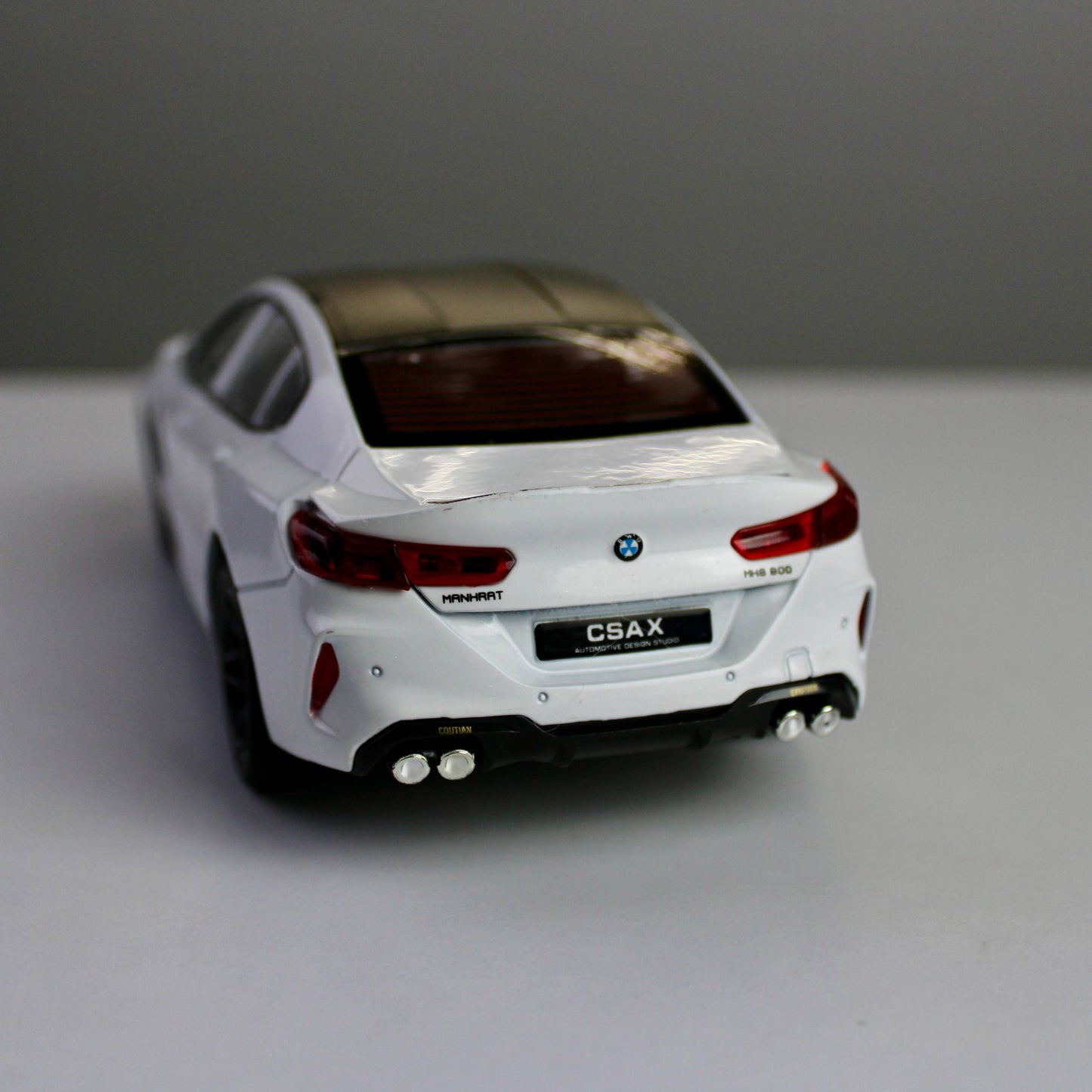 BMW M8 Competition 1:24 Diecast – Light & Sound