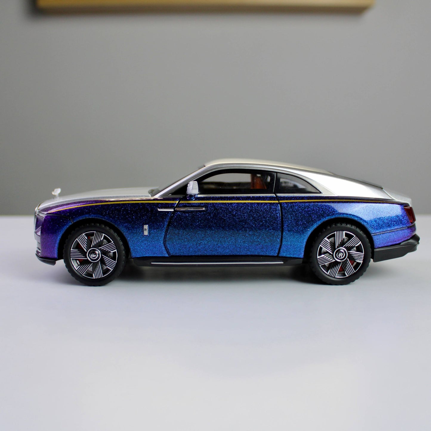 Rolls-Royce Spectre 1:24 Diecast – Light, Sound