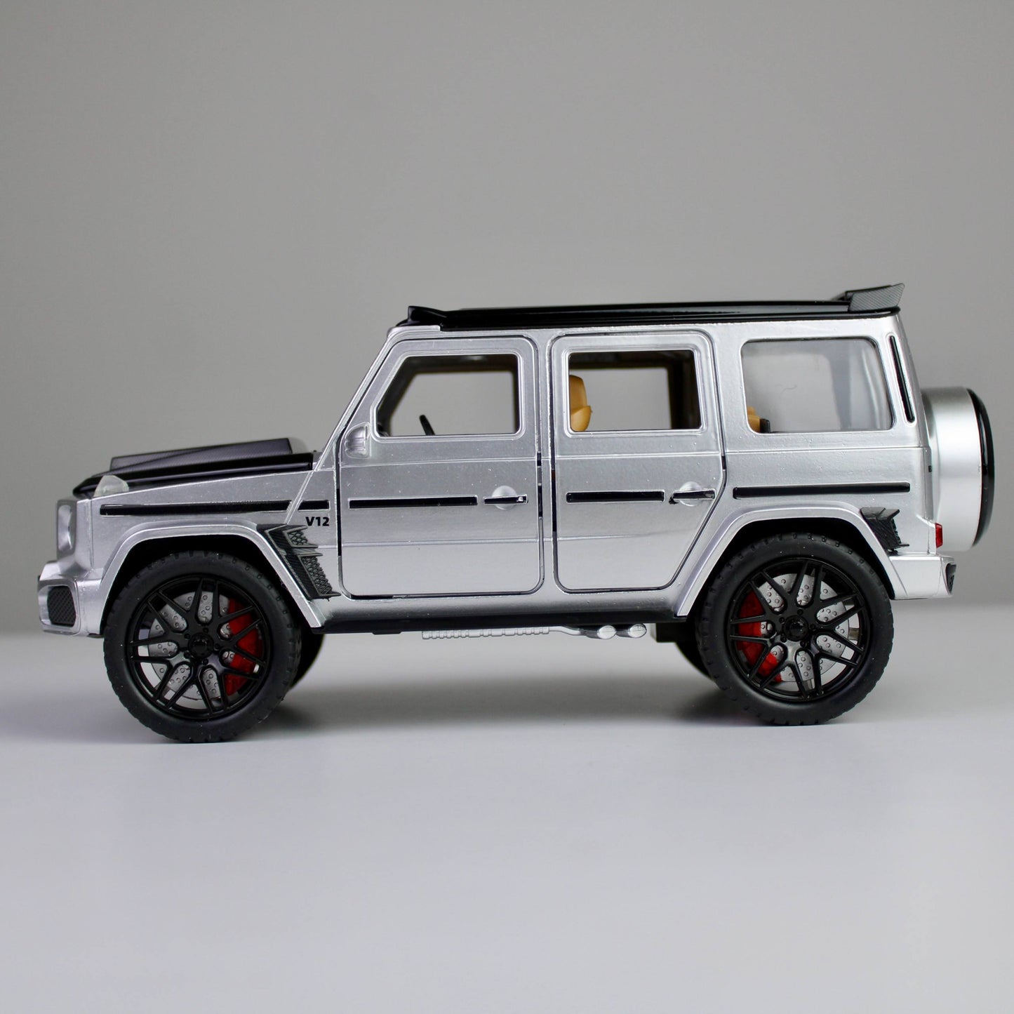 Mercedes-Benz G-Class Brabus Die-Cast 1:24 – Metal Model with Opening Doors, Lights & Sounds