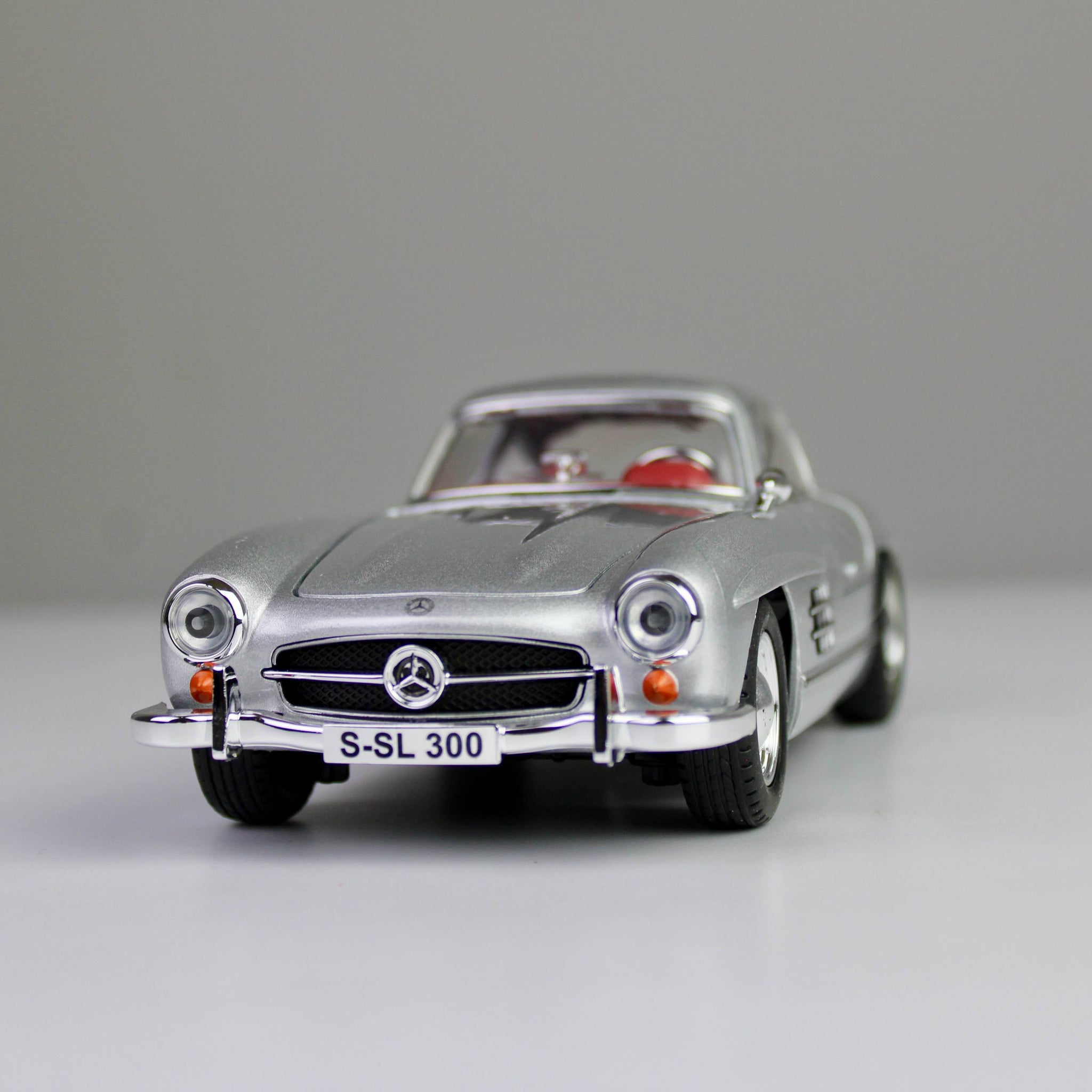 Mercedes-Benz 300 SL Die-Cast Model – Opening Doors, Lights & Sounds