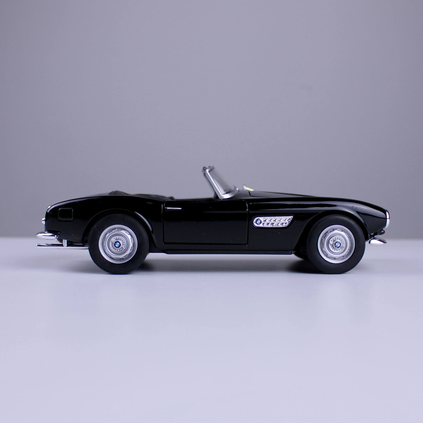 BMW 507 Die-Cast Model Car – 1:24 Scale by Welly NEX