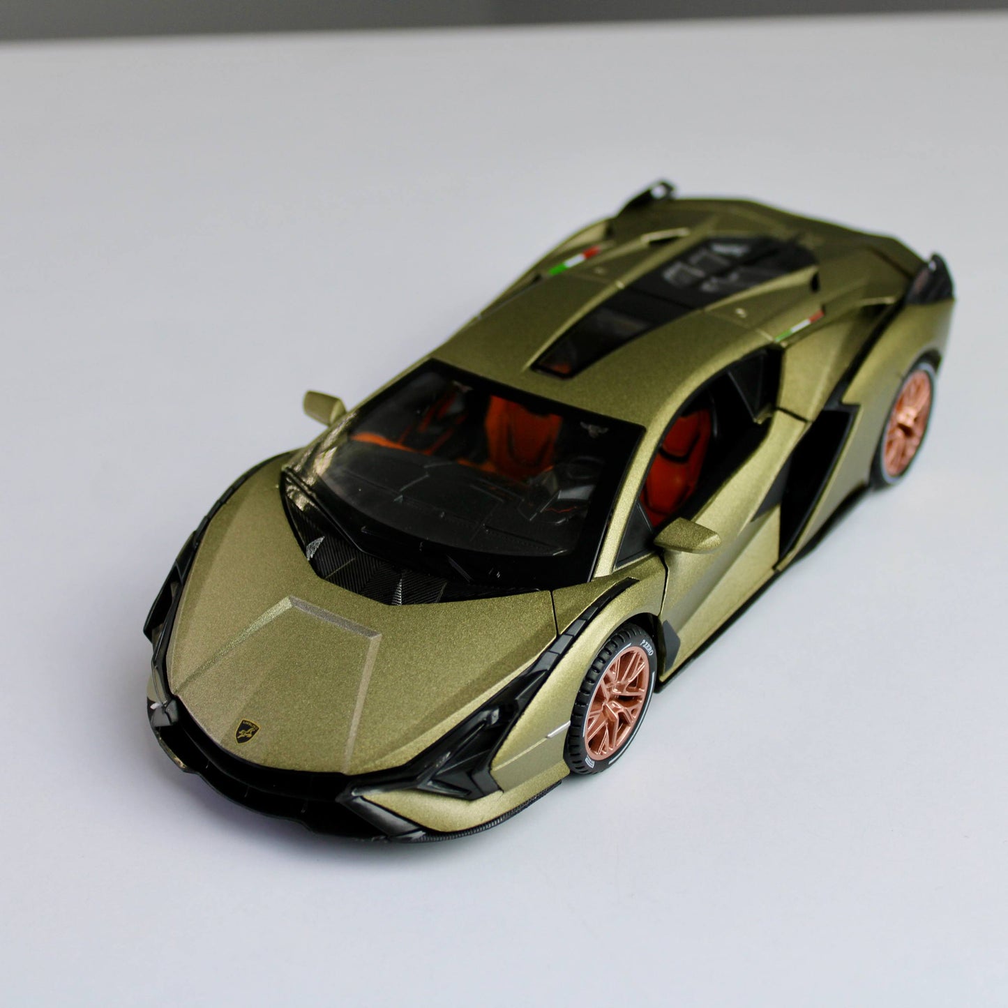 Lamborghini Sian FKP 37 Diecast Model – Luxury Supercar Replica (1:24)