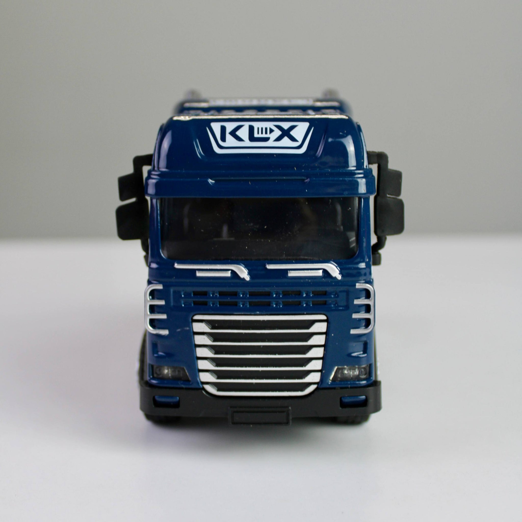 Vardem Transport Truck Diecast Model – Light, Sound