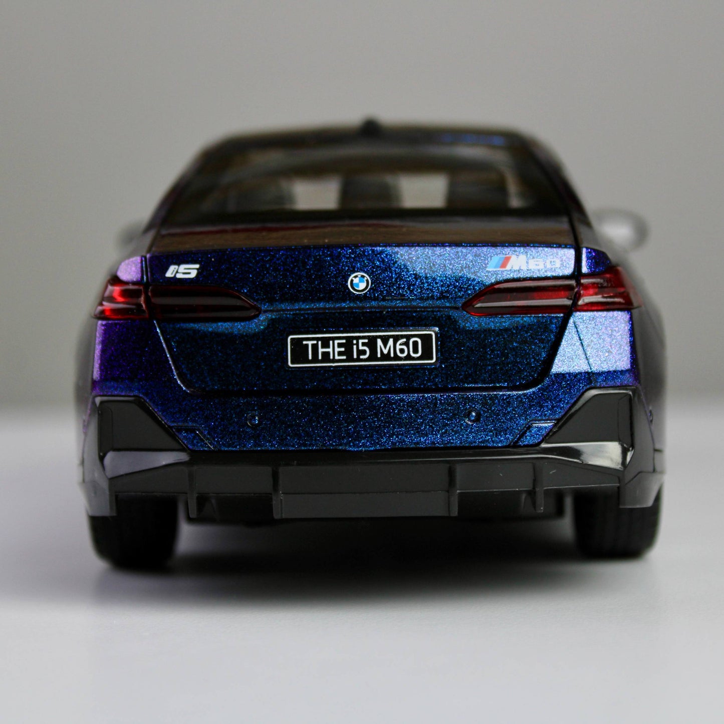 BMW i5 M60 1:24 Die-Cast Model Car
