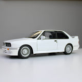 BMW M3 E30 – 1:24 Classic Die-Cast Model Car