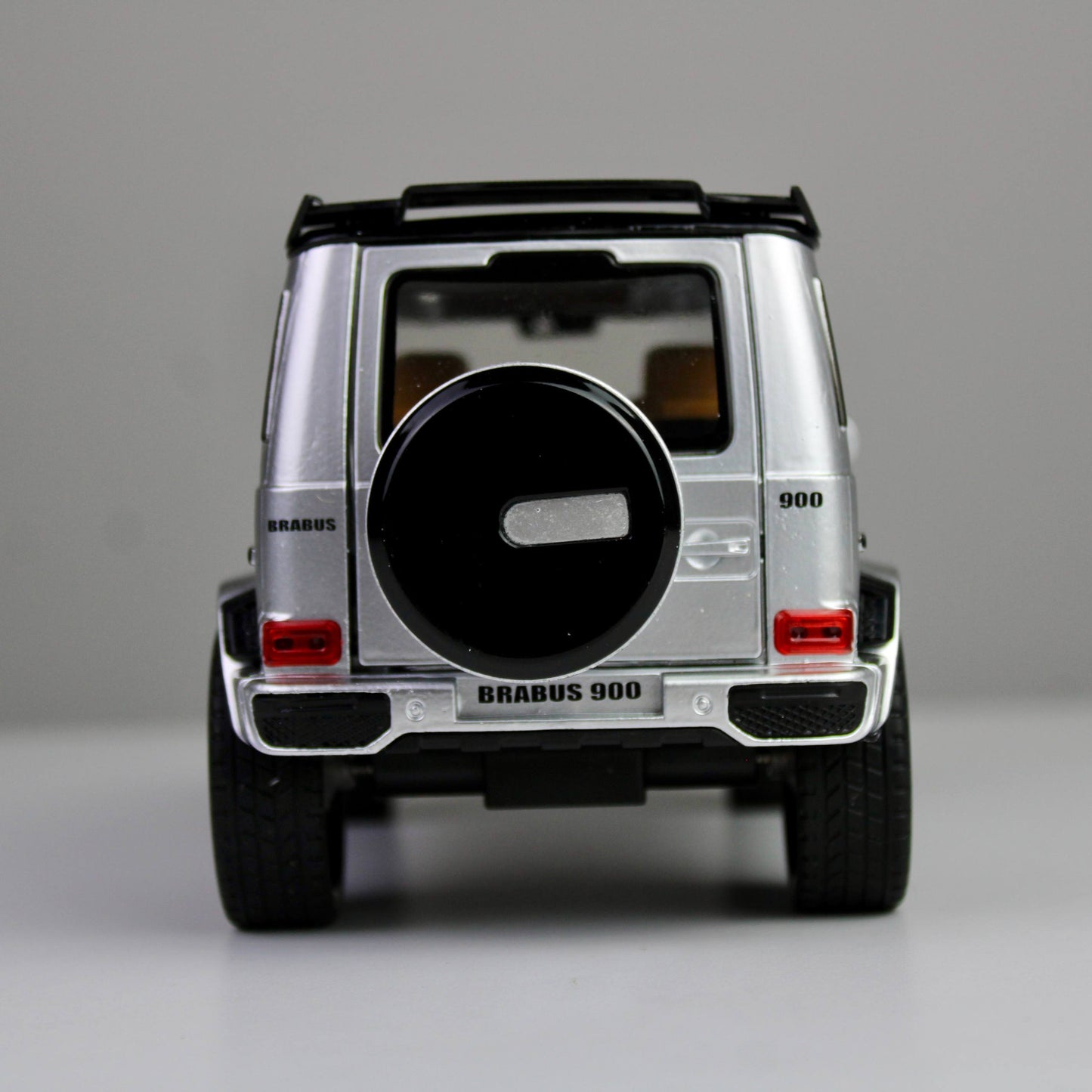 Mercedes-Benz G-Class Brabus Die-Cast 1:24 – Metal Model with Opening Doors, Lights & Sounds