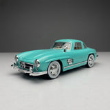 سيارة مجسمة مصبوبة من مرسيدس-بنز 300SL Gullwing بمقياس 1:22 مع إضاءة وصوت