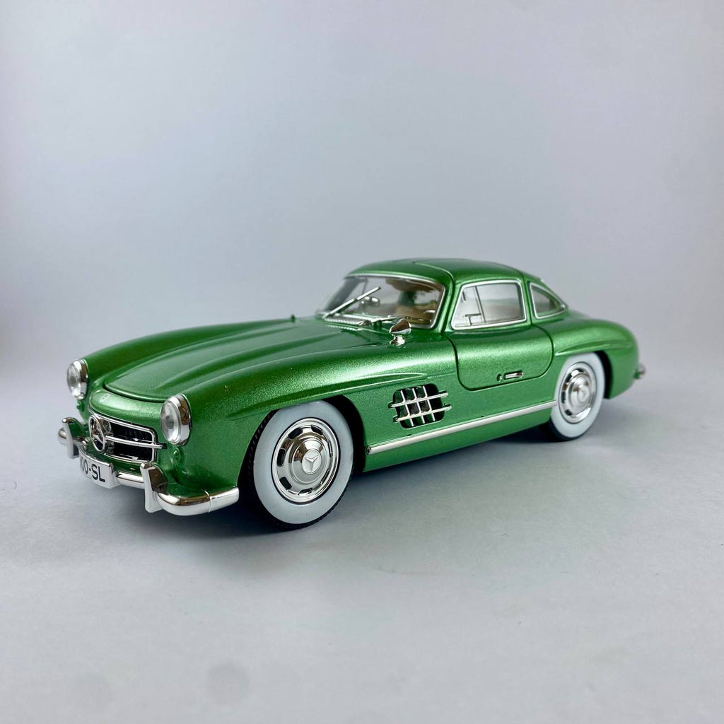 Mercedes-Benz 300SL 1:24 Scale Die-Cast Model Car