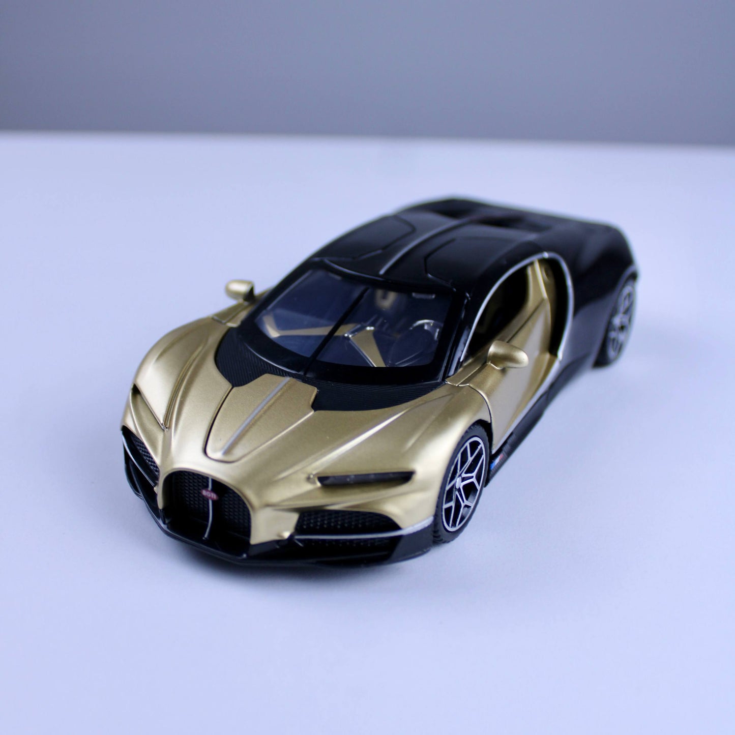 مجسم سيارة بوجاتي توربيون