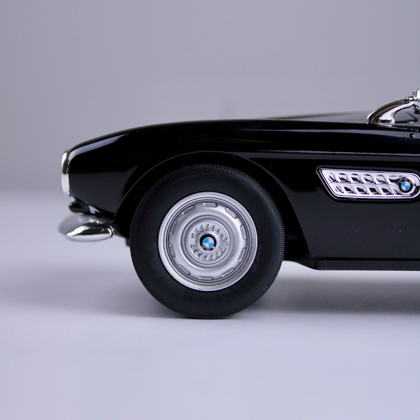 BMW 507 Die-Cast Model Car – 1:24 Scale by Welly NEX