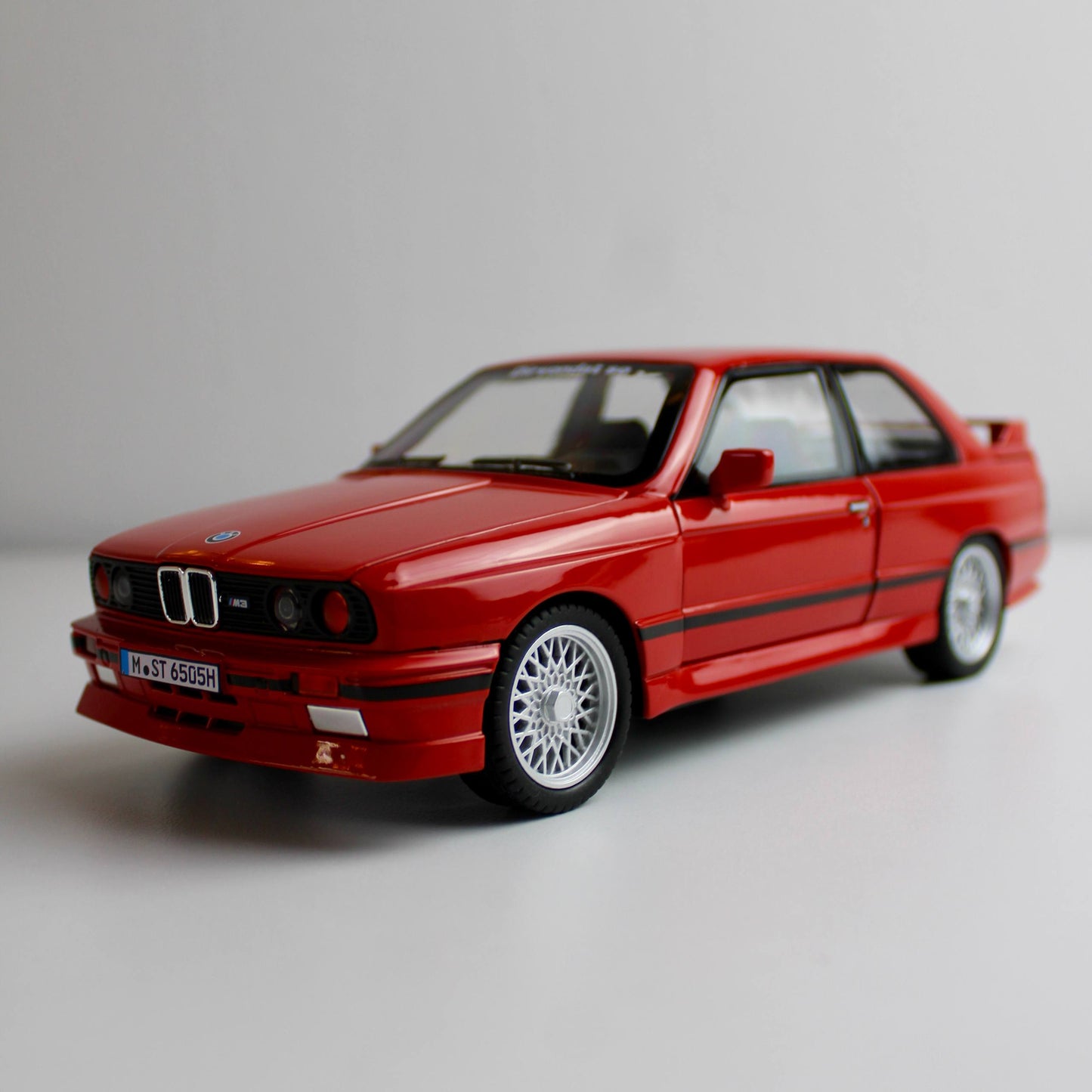 BMW M3 E30 – مقياس 1:24