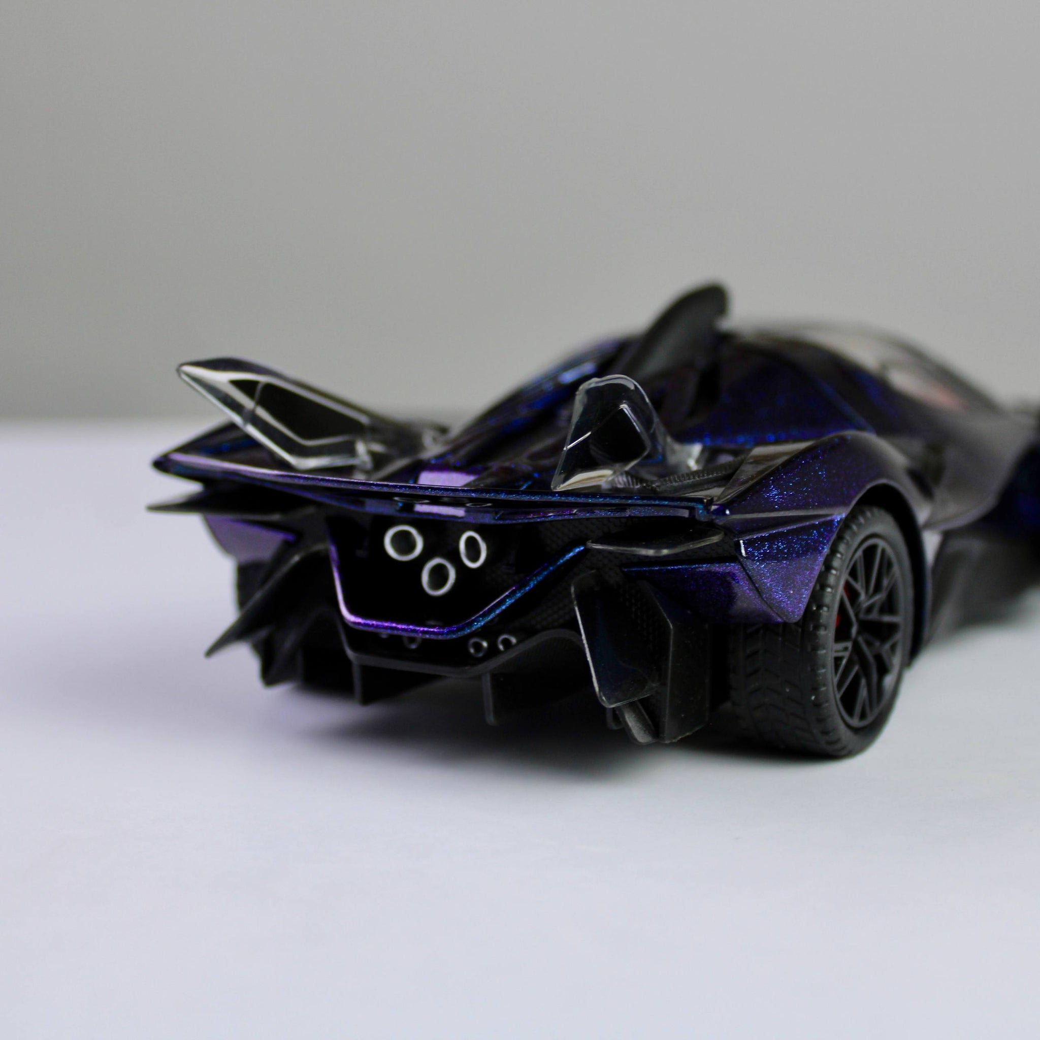 مجسم أبولو بروجيكت إيفو 1:24 مصبوب - أضواء وسحب للخلف