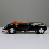 Vintage Classic Die-Cast Model Car – 1:32 Scale