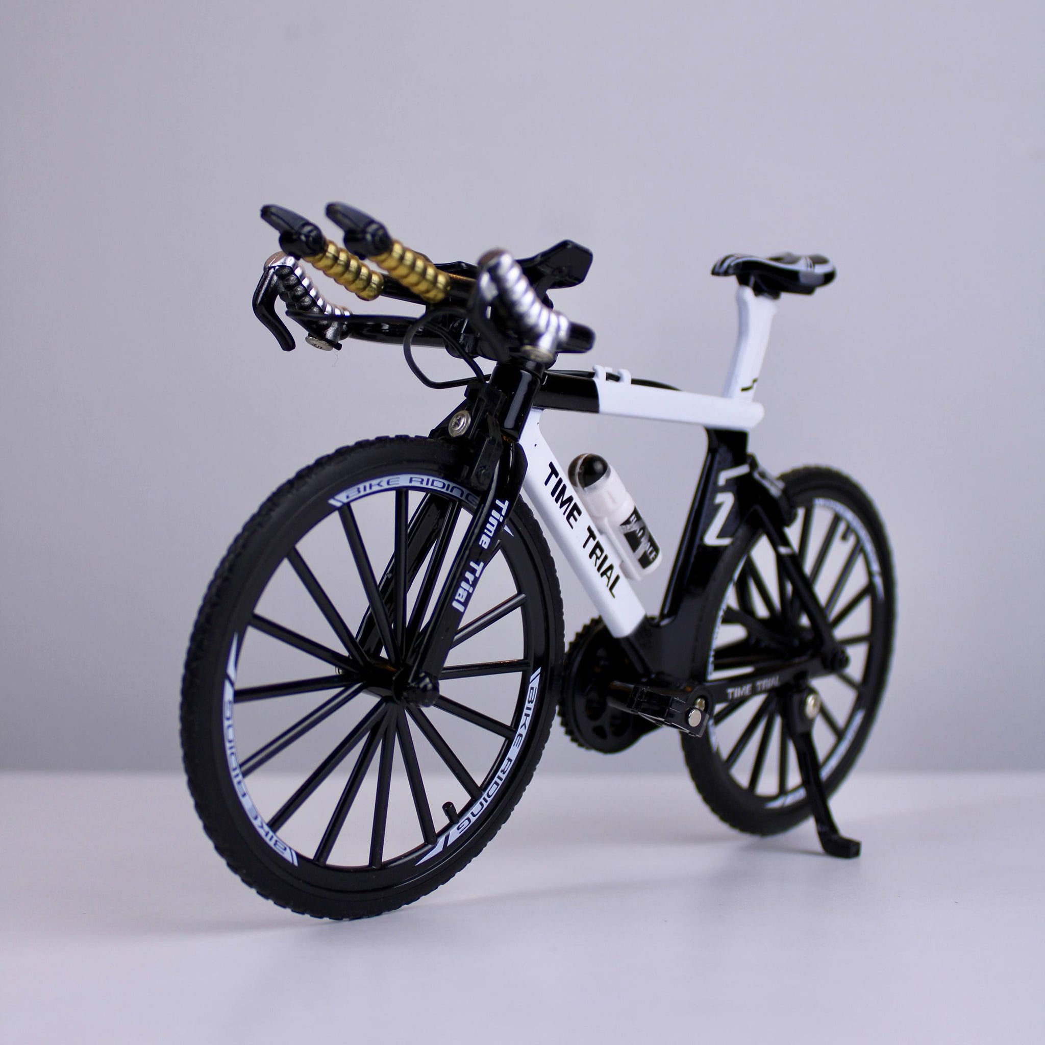 Metal Bicycle Model – 1:8 Scale