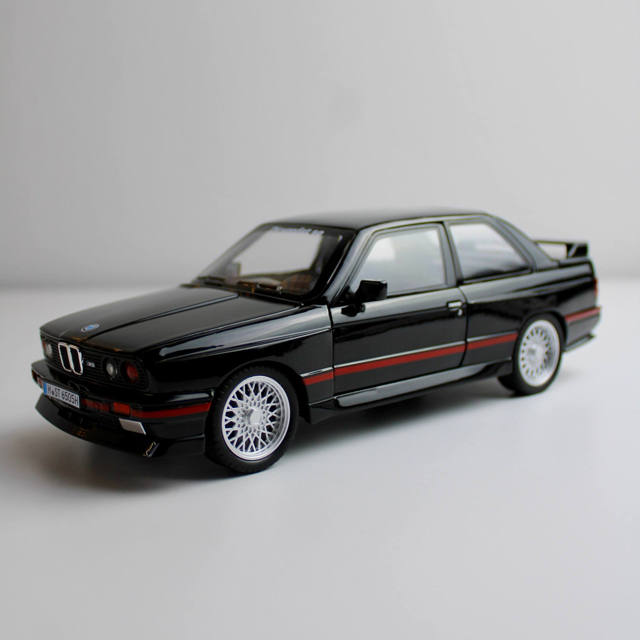 BMW M3 E30 – مقياس 1:24