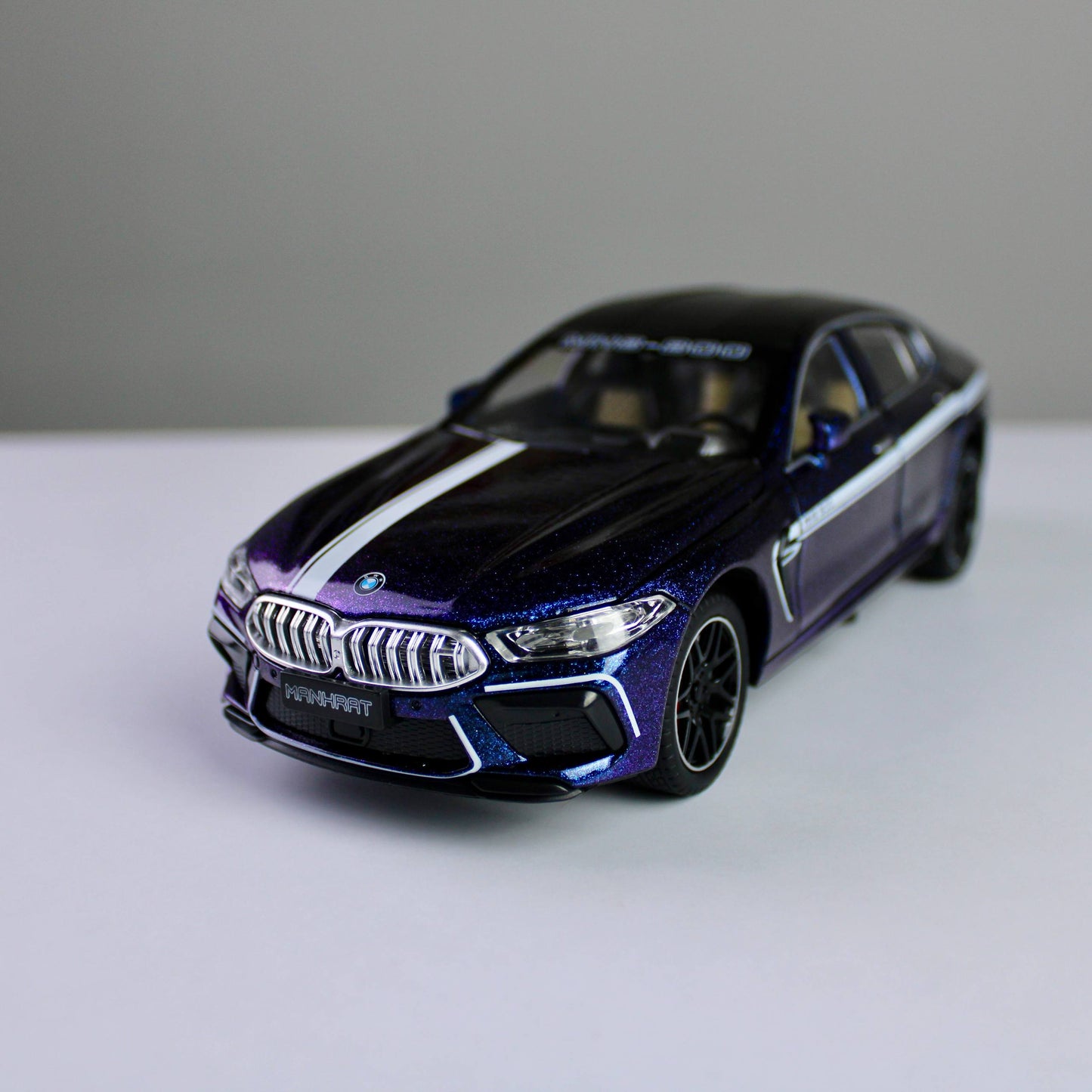 BMW M8 Competition 1:24 Diecast – Light & Sound