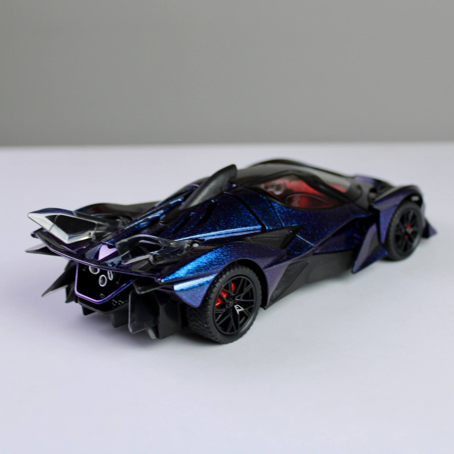 مجسم أبولو بروجيكت إيفو 1:24 مصبوب - أضواء وسحب للخلف