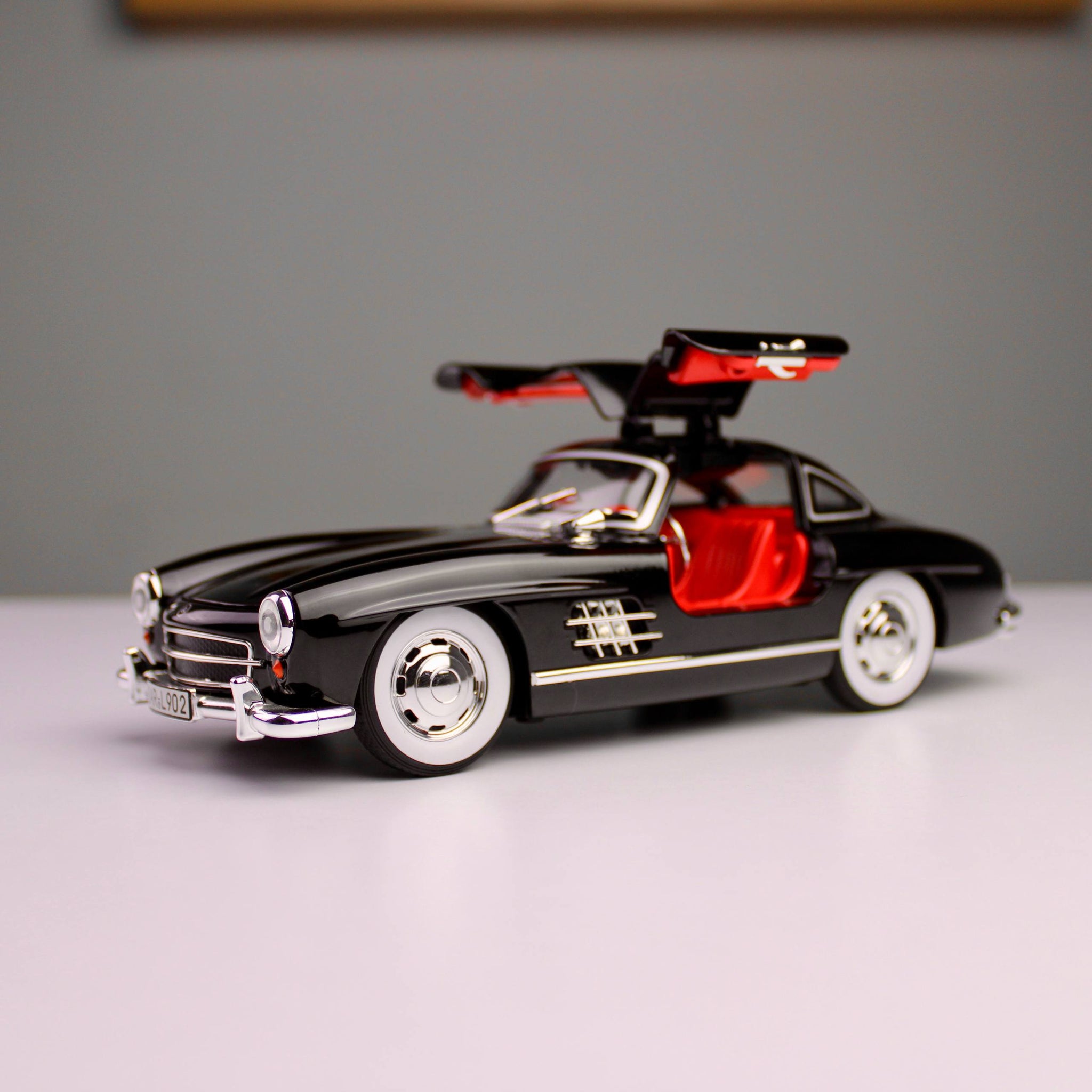 Mercedes-Benz 300SL Gullwing 1:24 Die-Cast