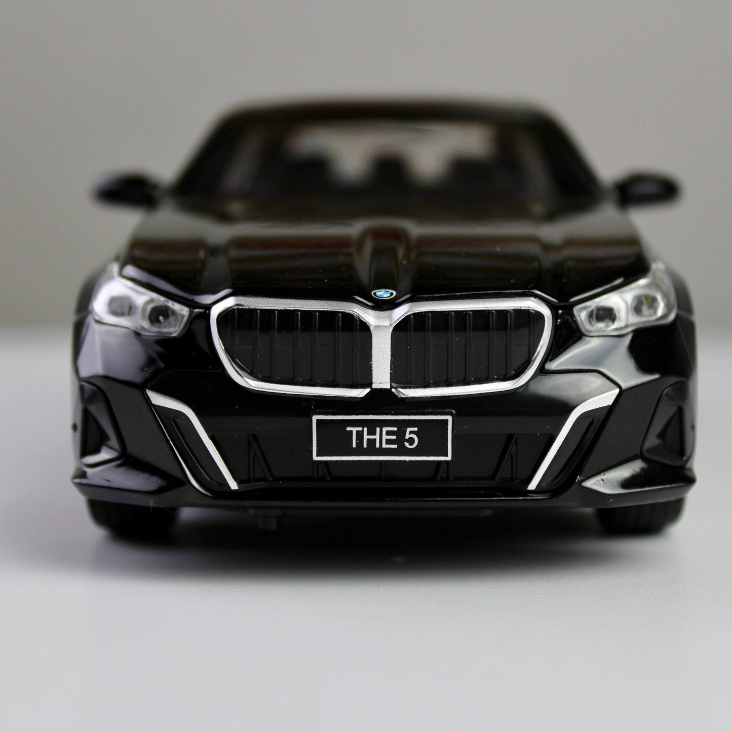 BMW 530Li 1:24 Die-Cast Model Car