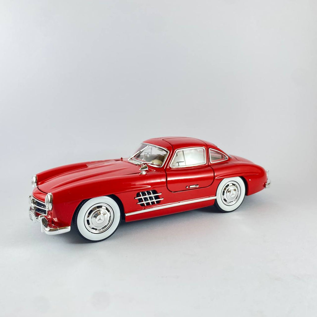 Mercedes-Benz 300SL 1:24 Scale Die-Cast Model Car