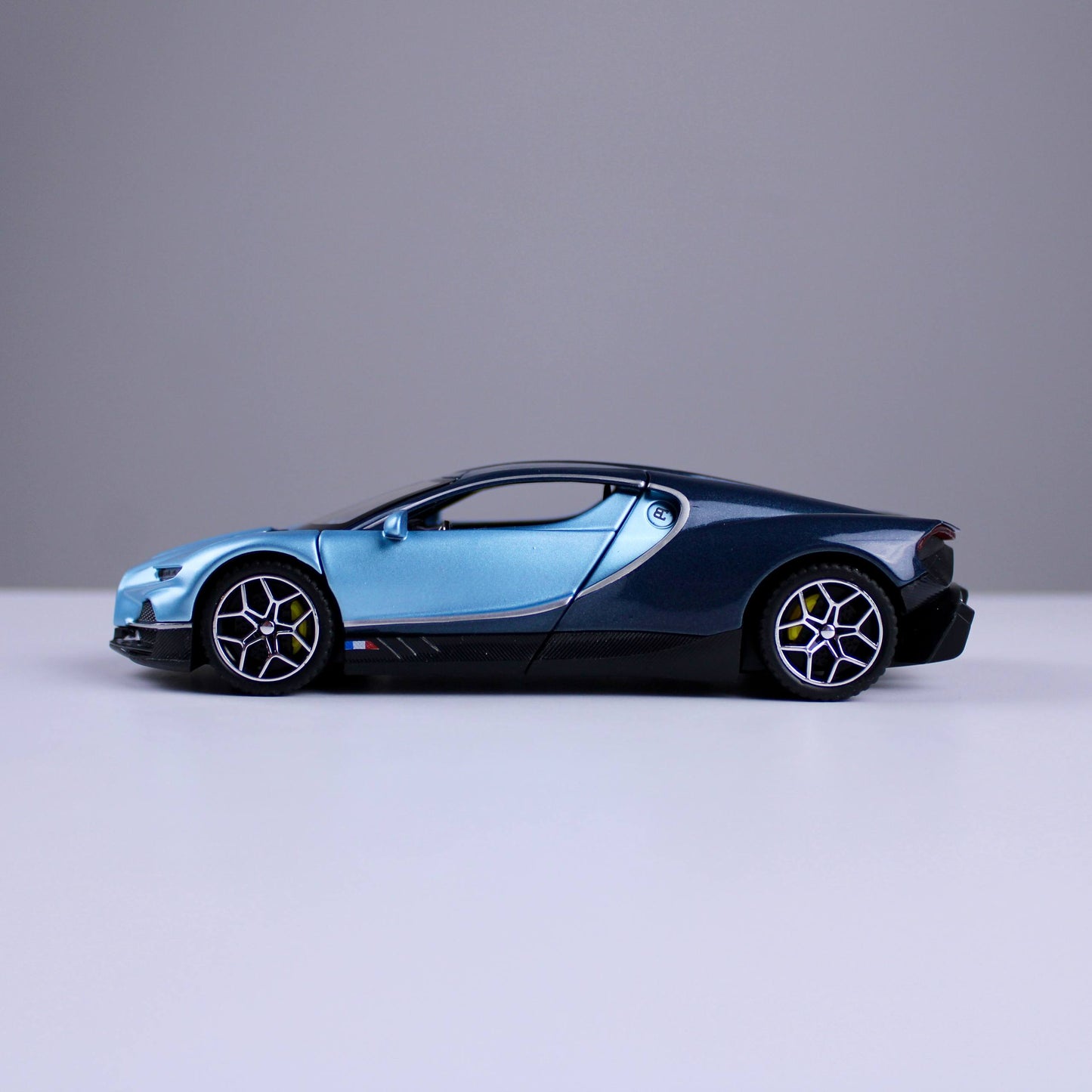 مجسم سيارة بوجاتي توربيون