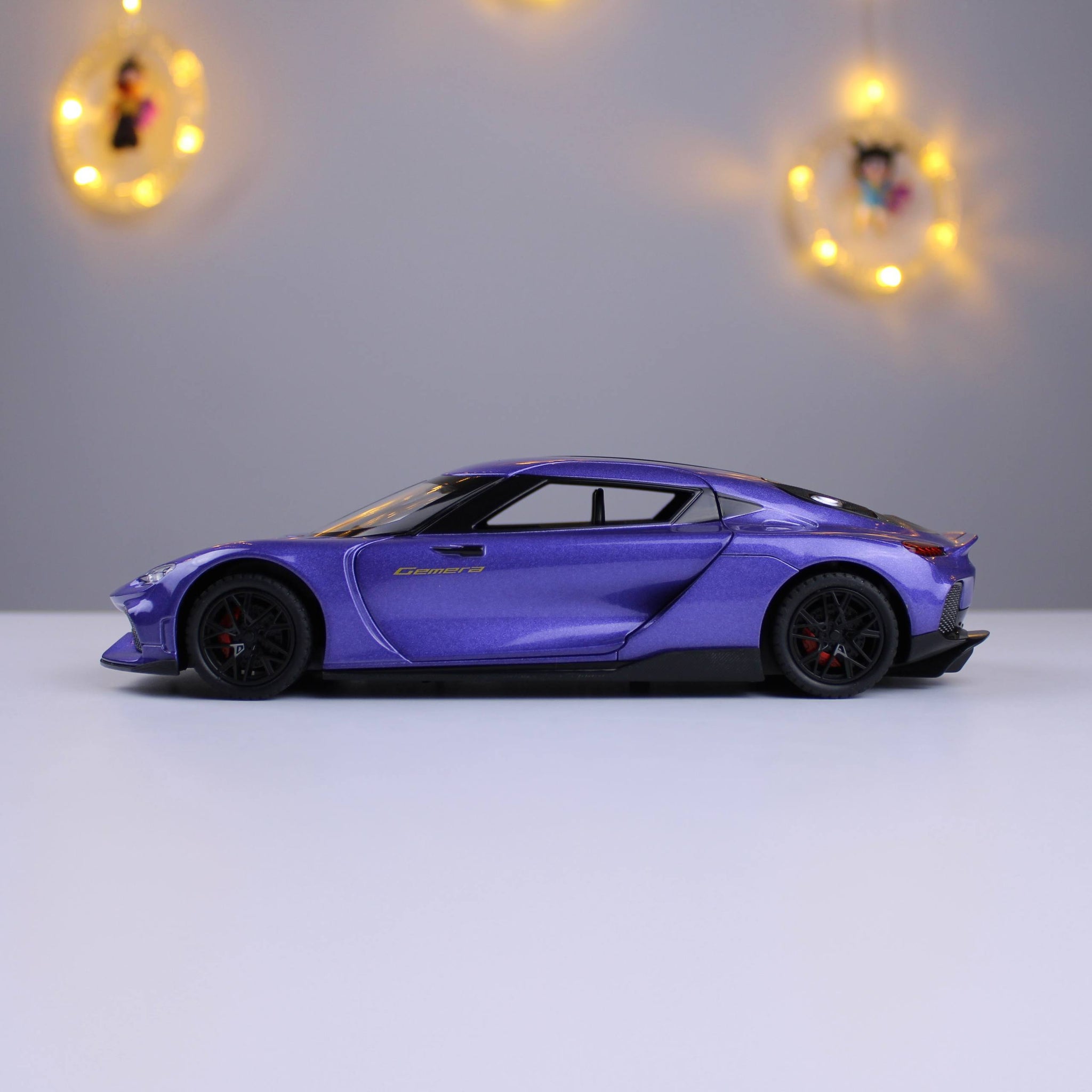 Koenigsegg Gemera Die-Cast Model Car – 1:24 Scale