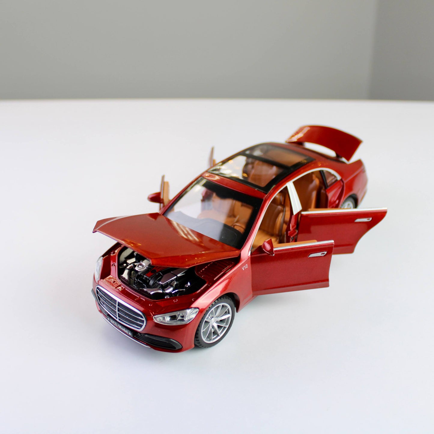 R/C Mercedes S-Class Diecast Model – 1:22 Scale