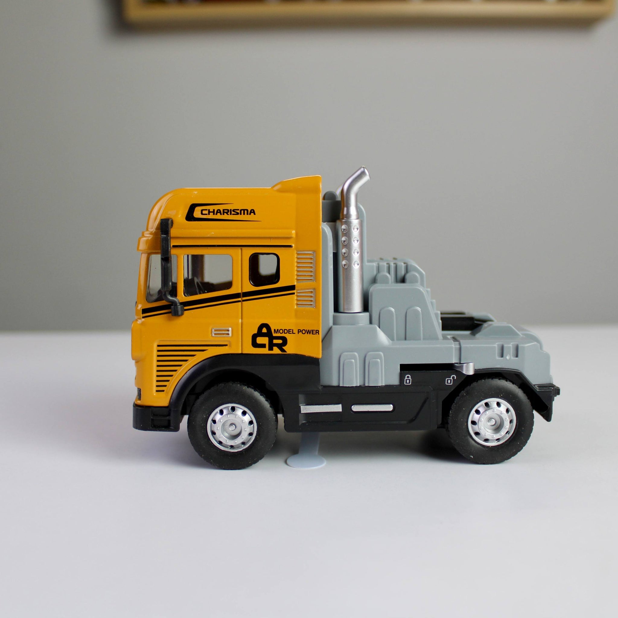 Vardem Transport Truck Diecast Model – Light, Sound