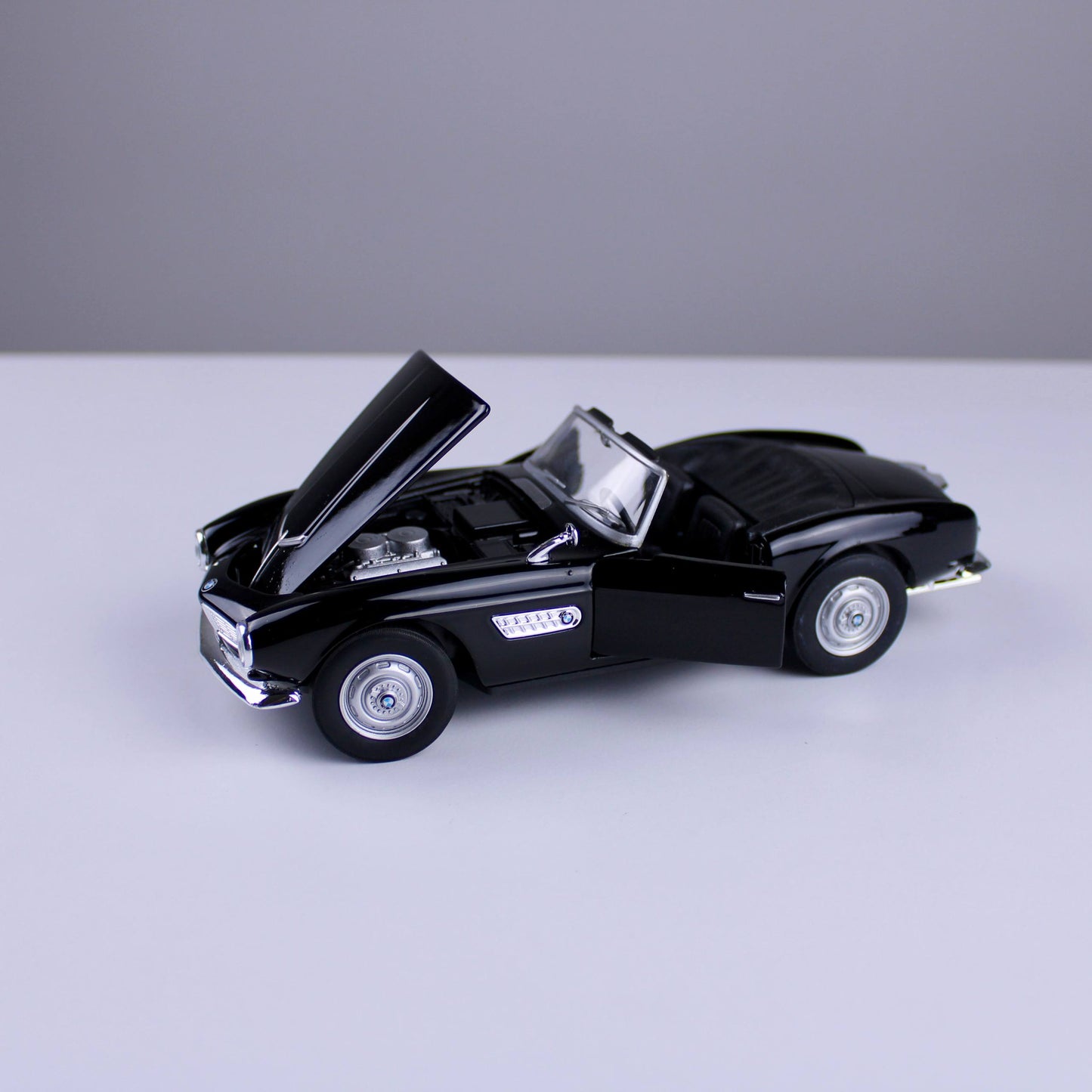 BMW 507 Die-Cast Model Car – 1:24 Scale by Welly NEX