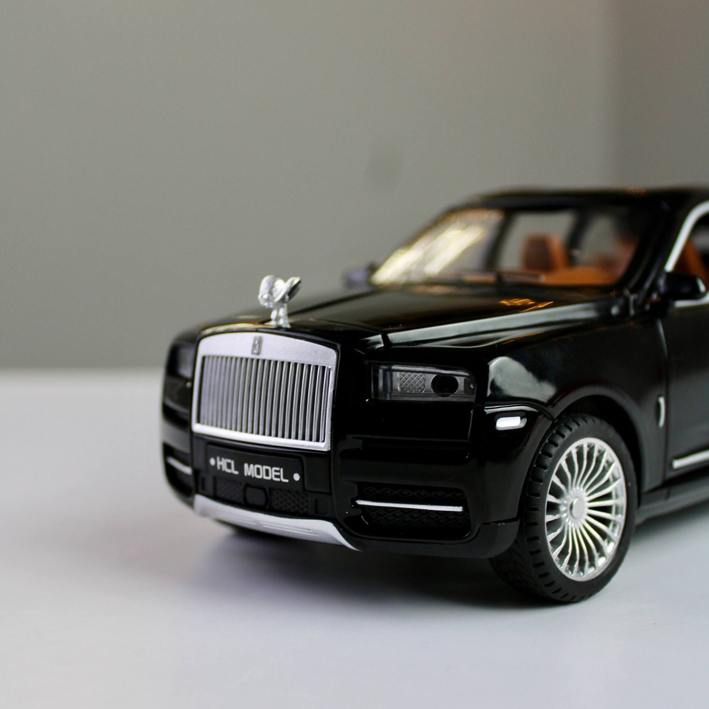 مجسم رولز رويس كولينان بالريموت كنترول – مقاس 1:22