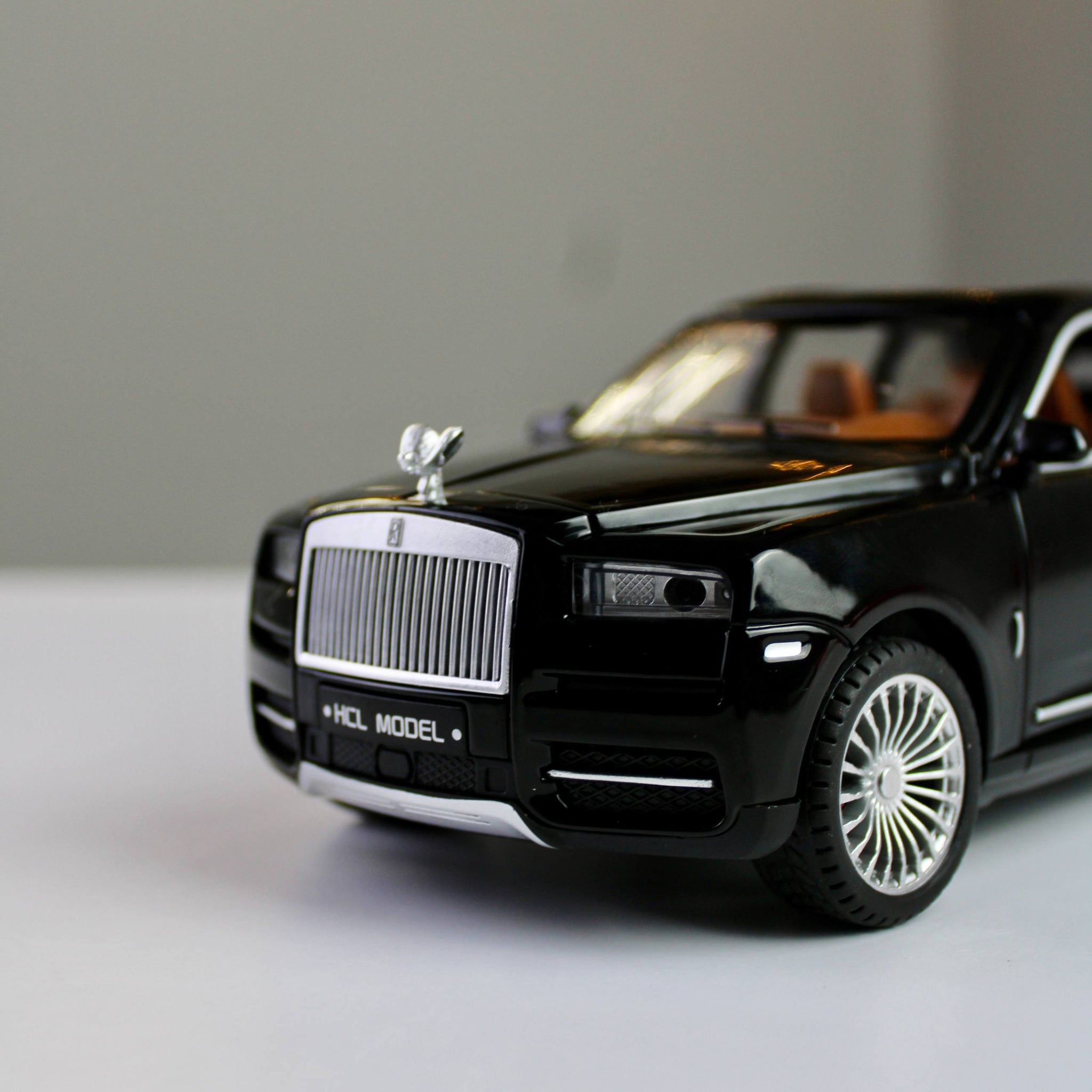 مجسم رولز رويس كولينان بالريموت كنترول – مقاس 1:22