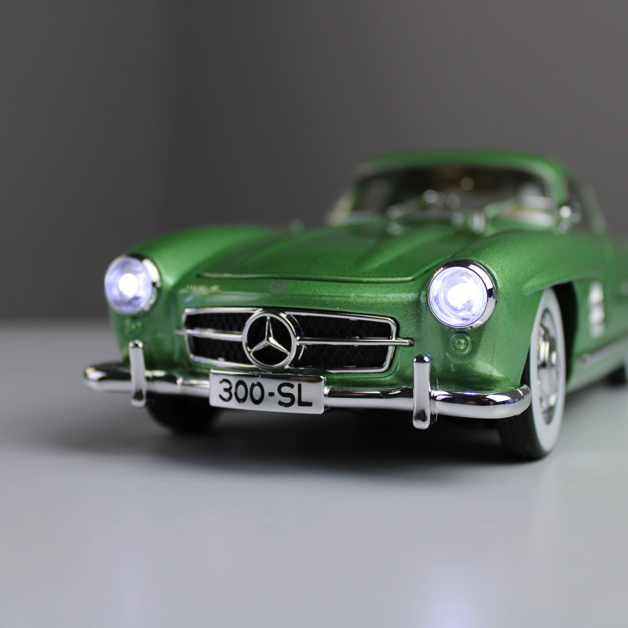 Mercedes-Benz 300SL Diecast Model – 1:24 Scale