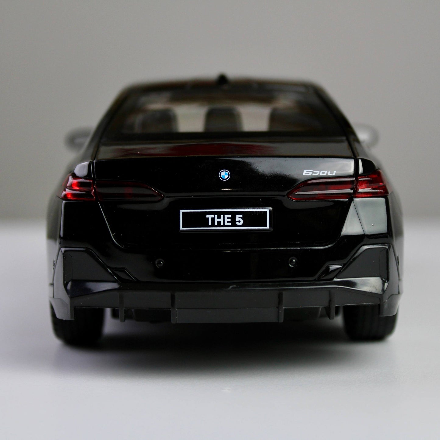 BMW 530Li 1:24 Die-Cast Model Car