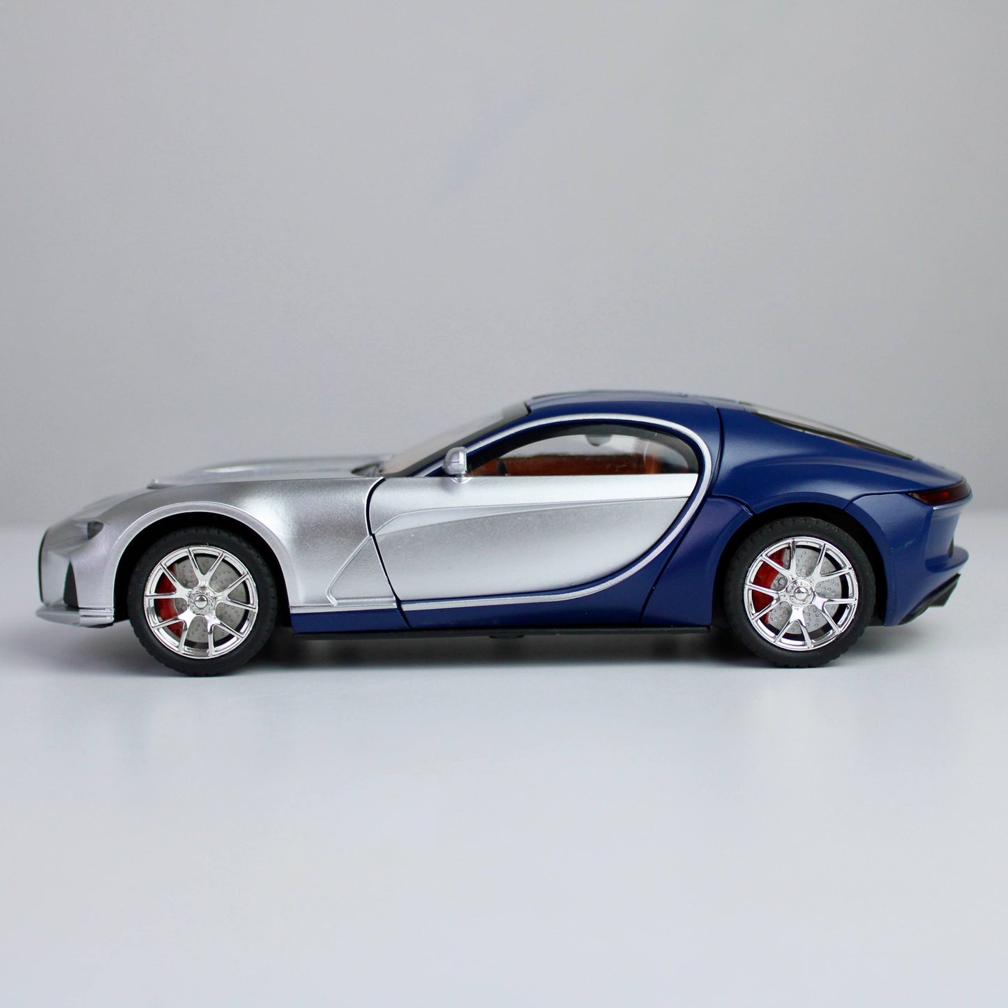 BUGATTI ATLANTIC – 1:24 Scale Die-Cast Model