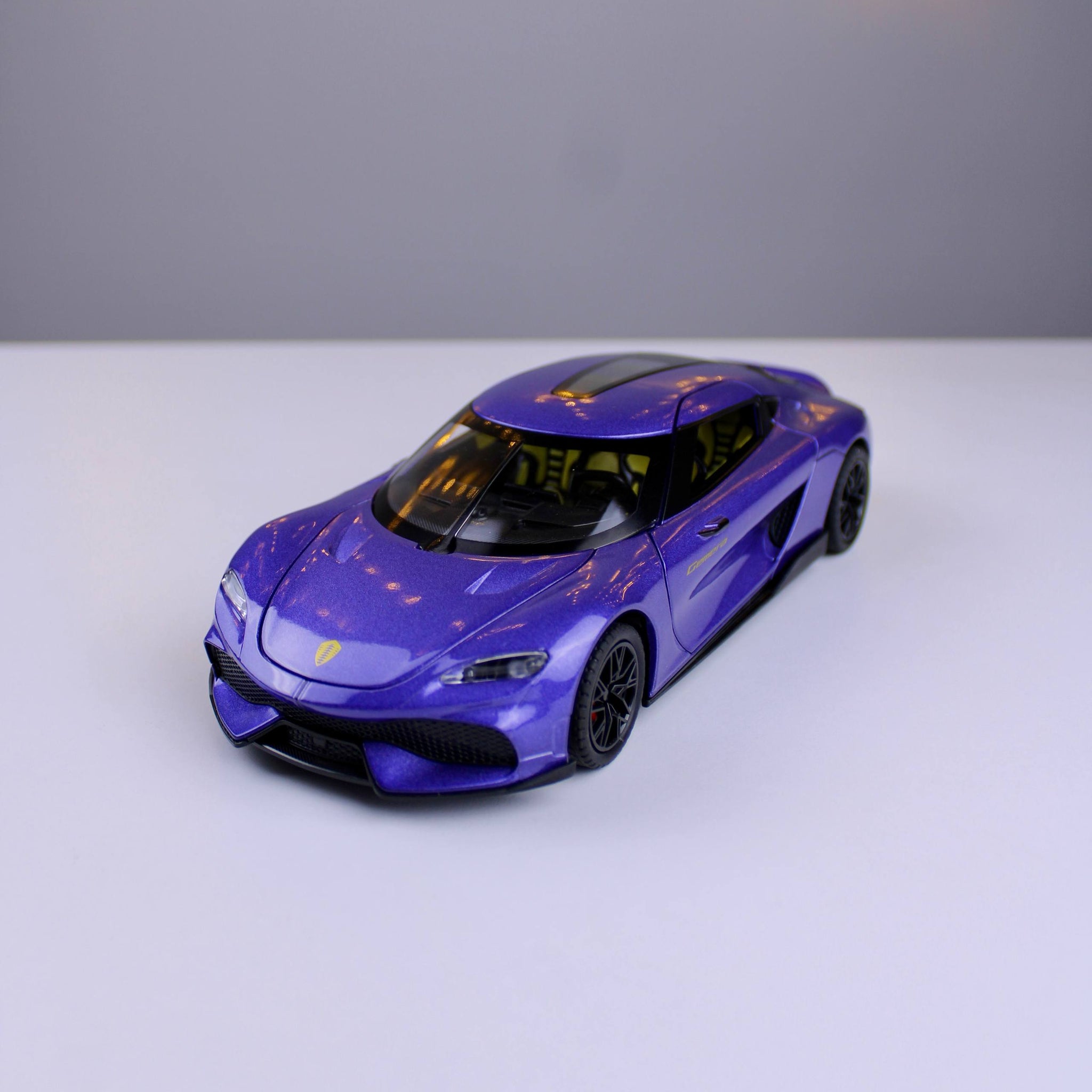 Koenigsegg Gemera Die-Cast Model Car – 1:24 Scale