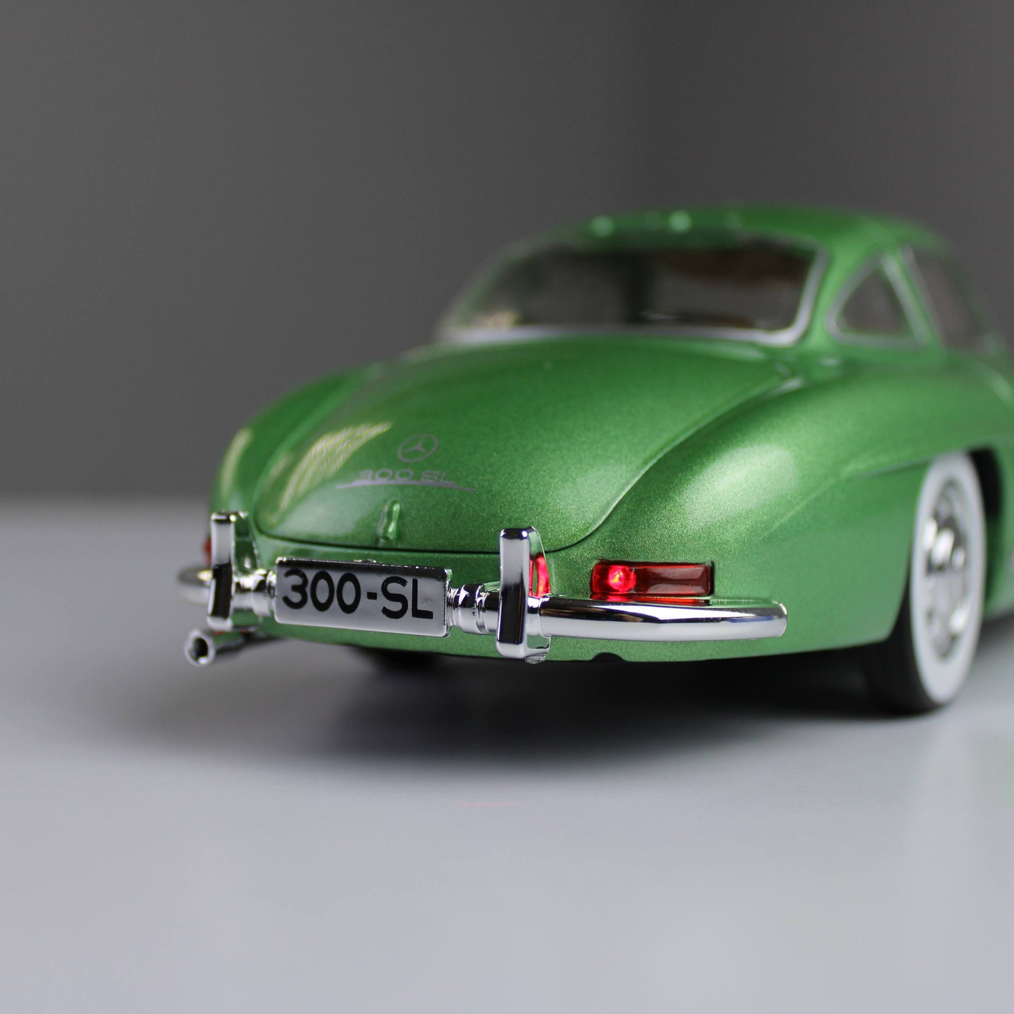 Mercedes-Benz 300SL Diecast Model – 1:24 Scale