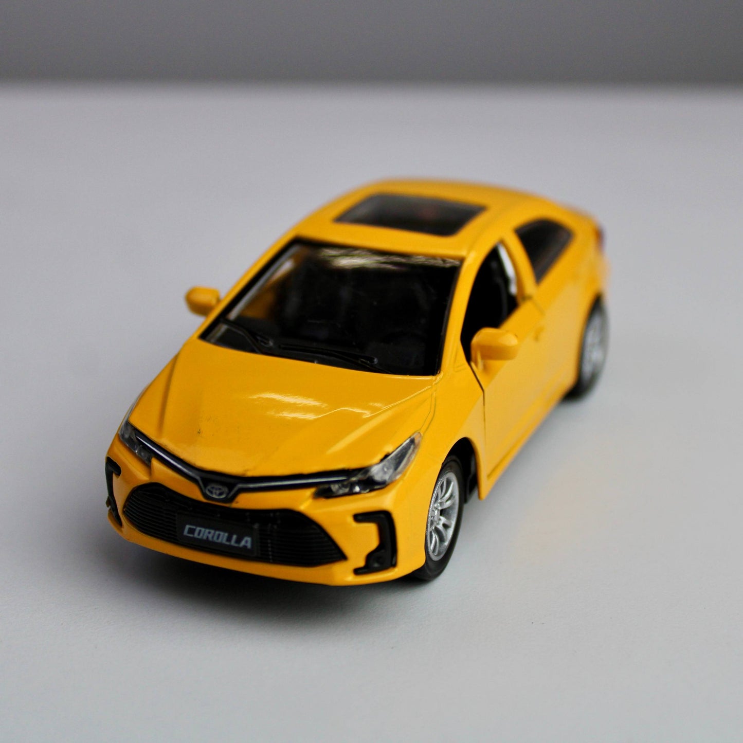 Toyota Corolla Diecast Model 1:38