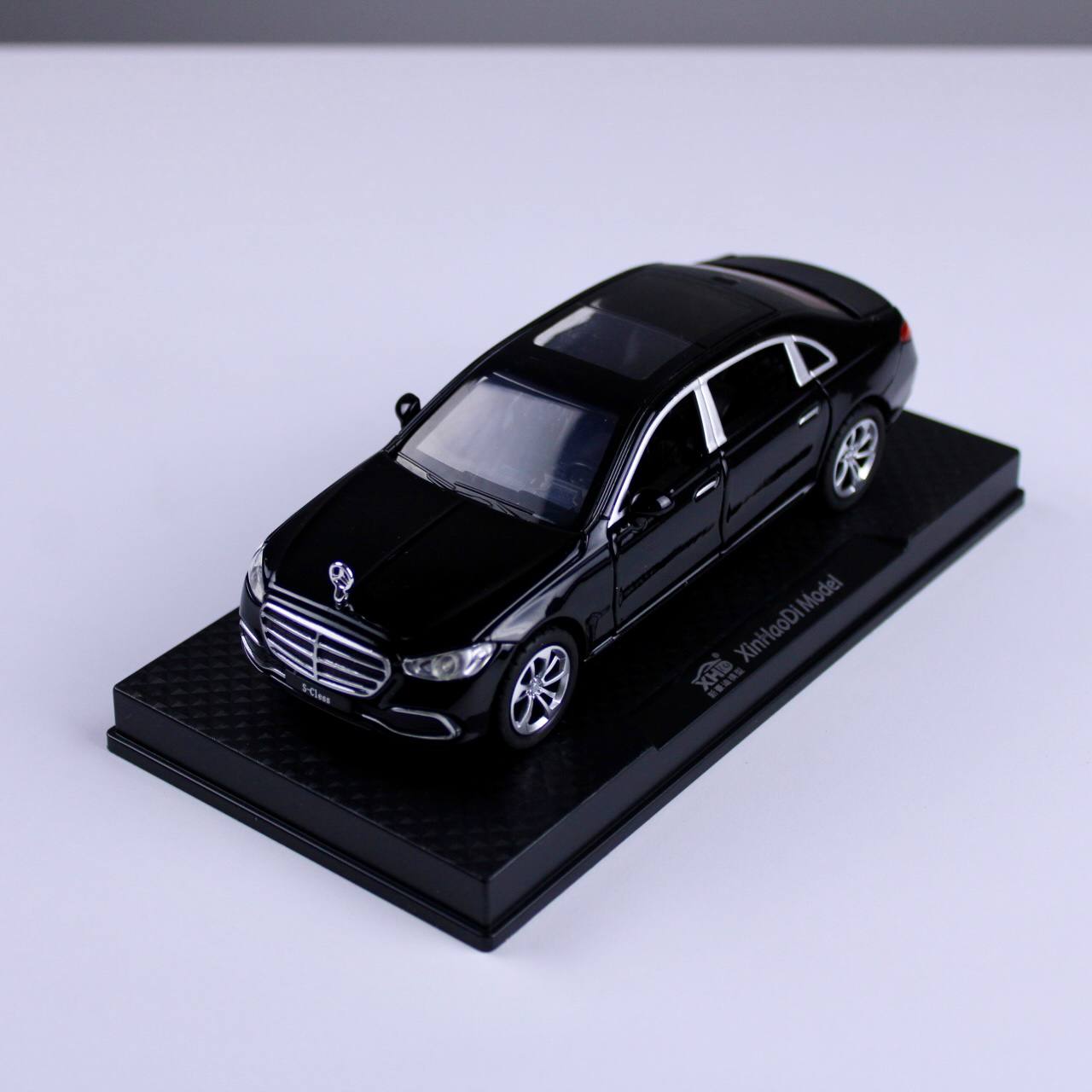 Mercedes-Benz S400 Diecast Model – 1:32 Scale